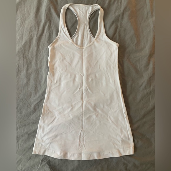 White lululemon tank top. Size 4. - Picture 3 of 3